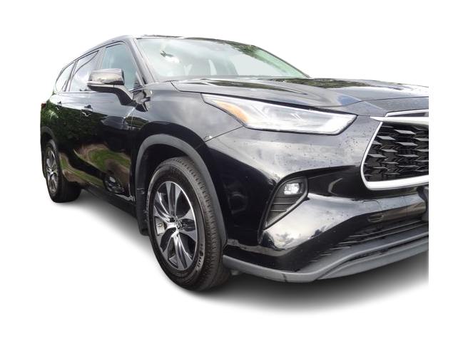 Thumbnail: 2023 Toyota Highlander - 9