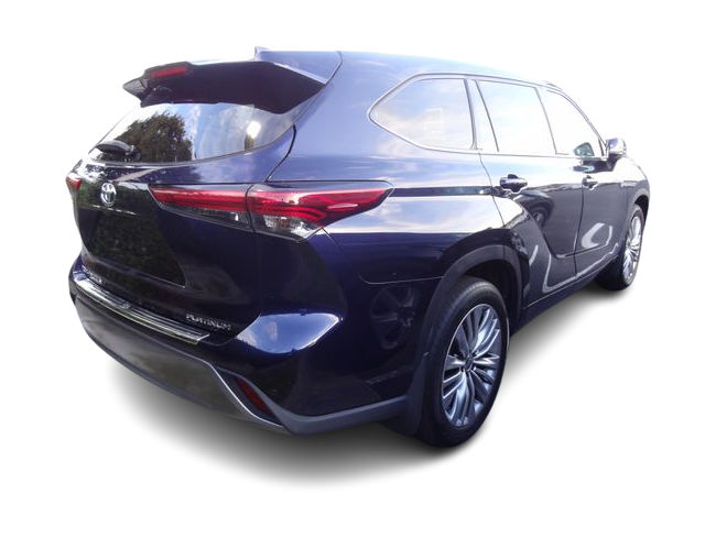 Thumbnail: 2023 Toyota Highlander - 11