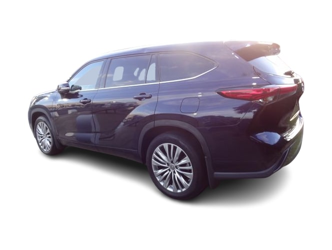 Thumbnail: 2023 Toyota Highlander - 2