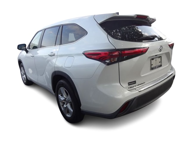 Thumbnail: 2023 Toyota Highlander - 2