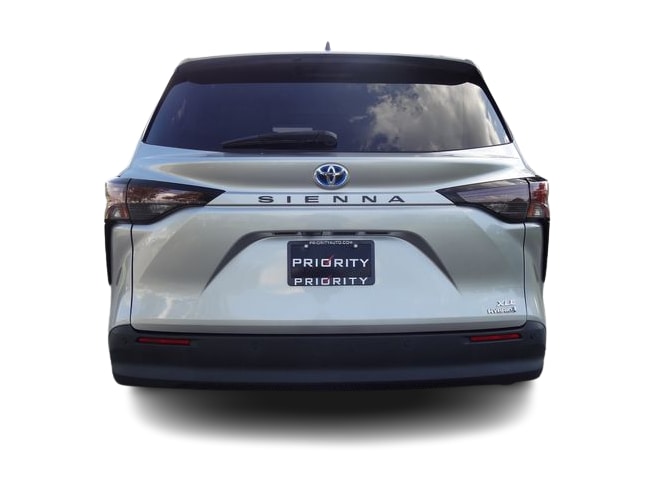 Thumbnail: 2024 Toyota Sienna - 4