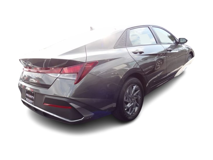 Thumbnail: 2024 Hyundai Elantra - 10