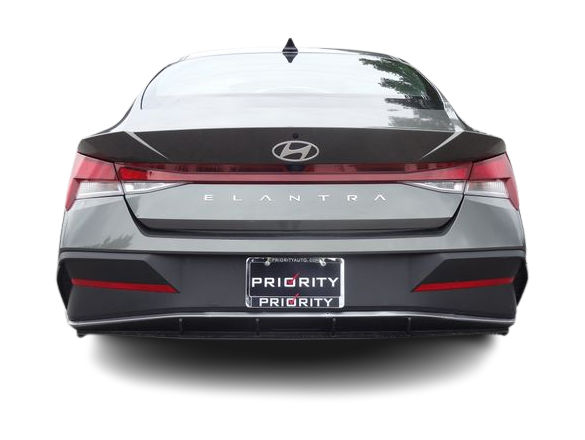 Thumbnail: 2024 Hyundai Elantra - 4