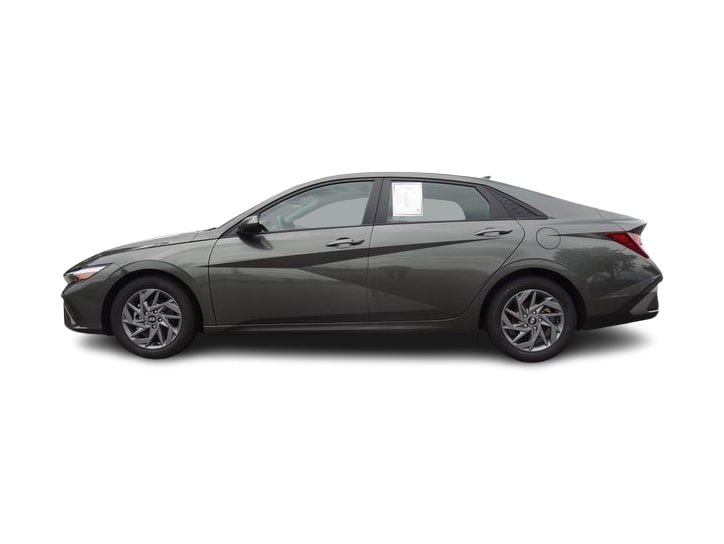 Thumbnail: 2024 Hyundai Elantra - 3