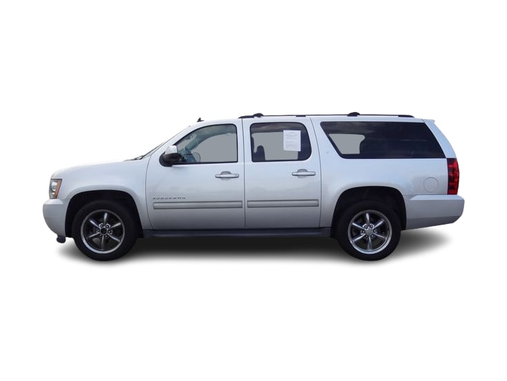 Thumbnail: 2014 Chevrolet Suburban - 3