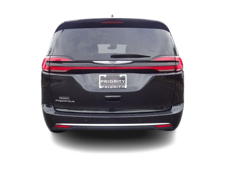 Thumbnail: 2023 Chrysler Pacifica - 4