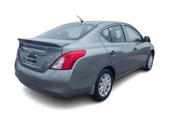 2013 Nissan Versa S Plus 16