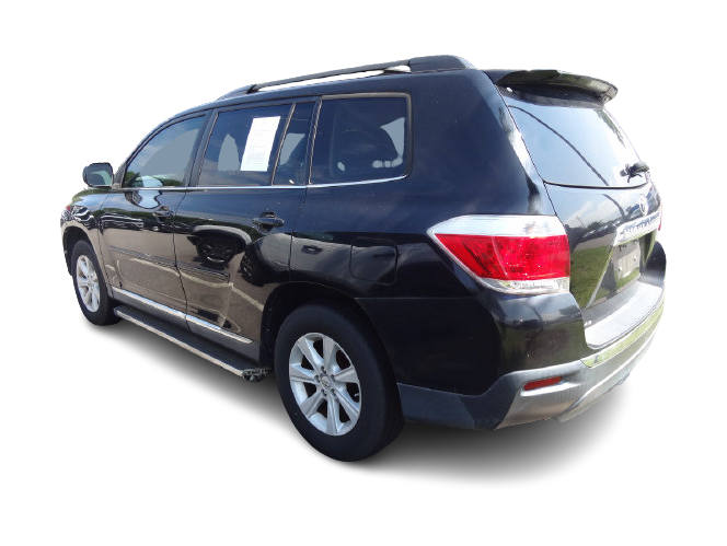 Thumbnail: 2013 Toyota Highlander - 2