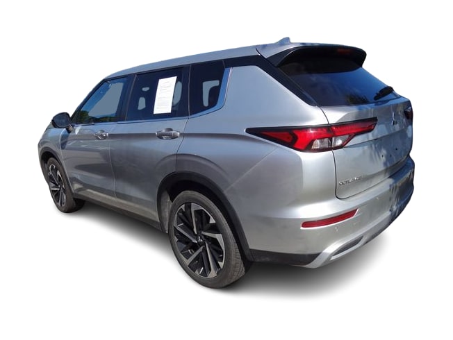 Thumbnail: 2024 Mitsubishi Outlander - 16