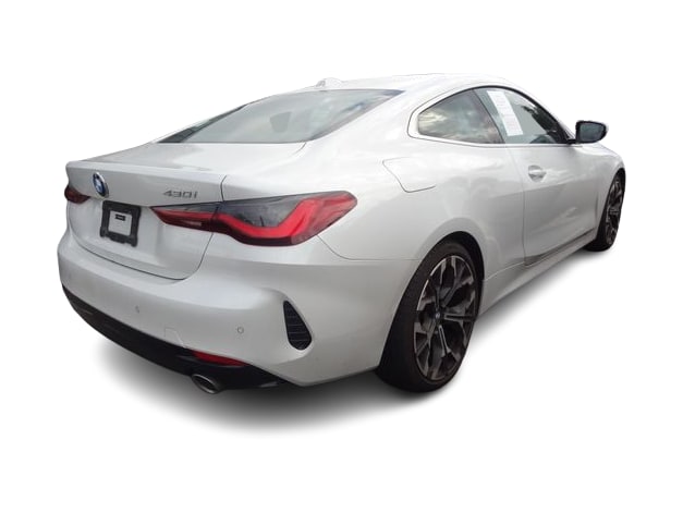 Thumbnail: 2025 BMW 4 Series - 10