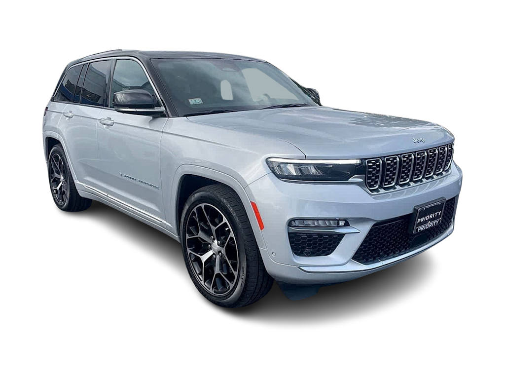 Thumbnail: 2022 Jeep Grand Cherokee - 17