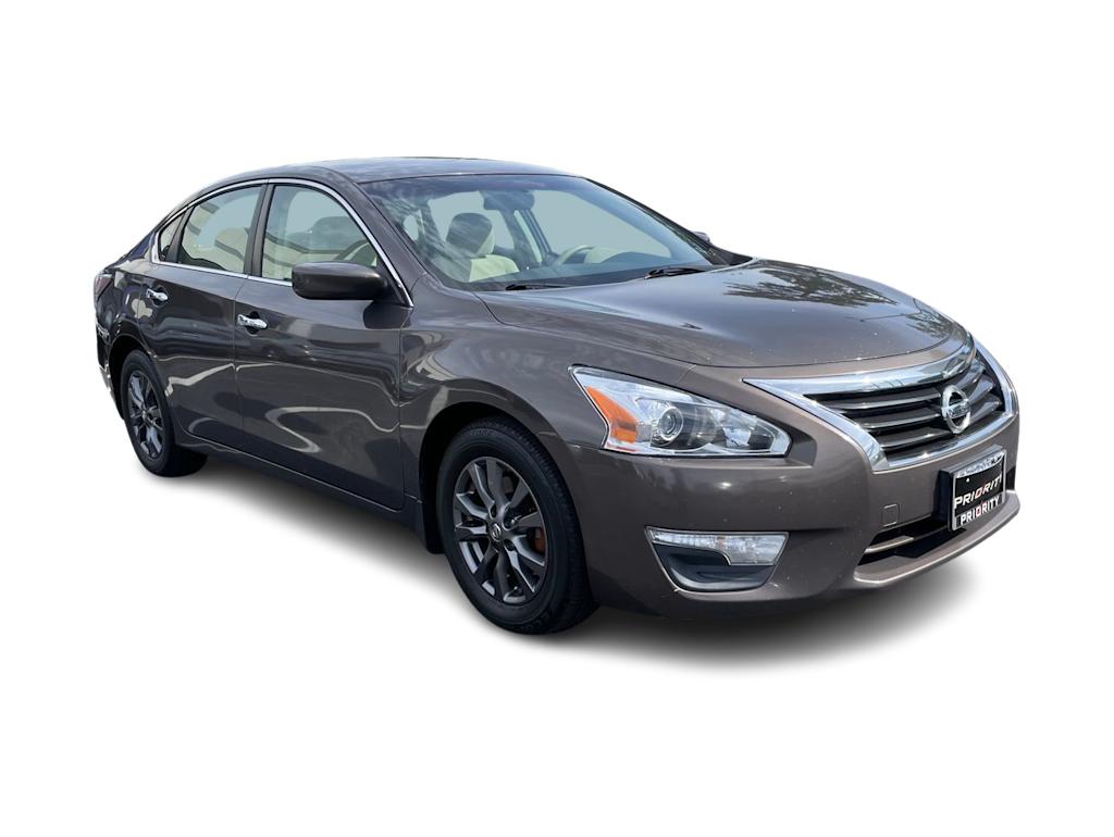Thumbnail: 2015 Nissan Altima - 18