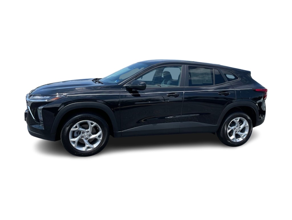 Thumbnail: 2025 Chevrolet Trax - 3