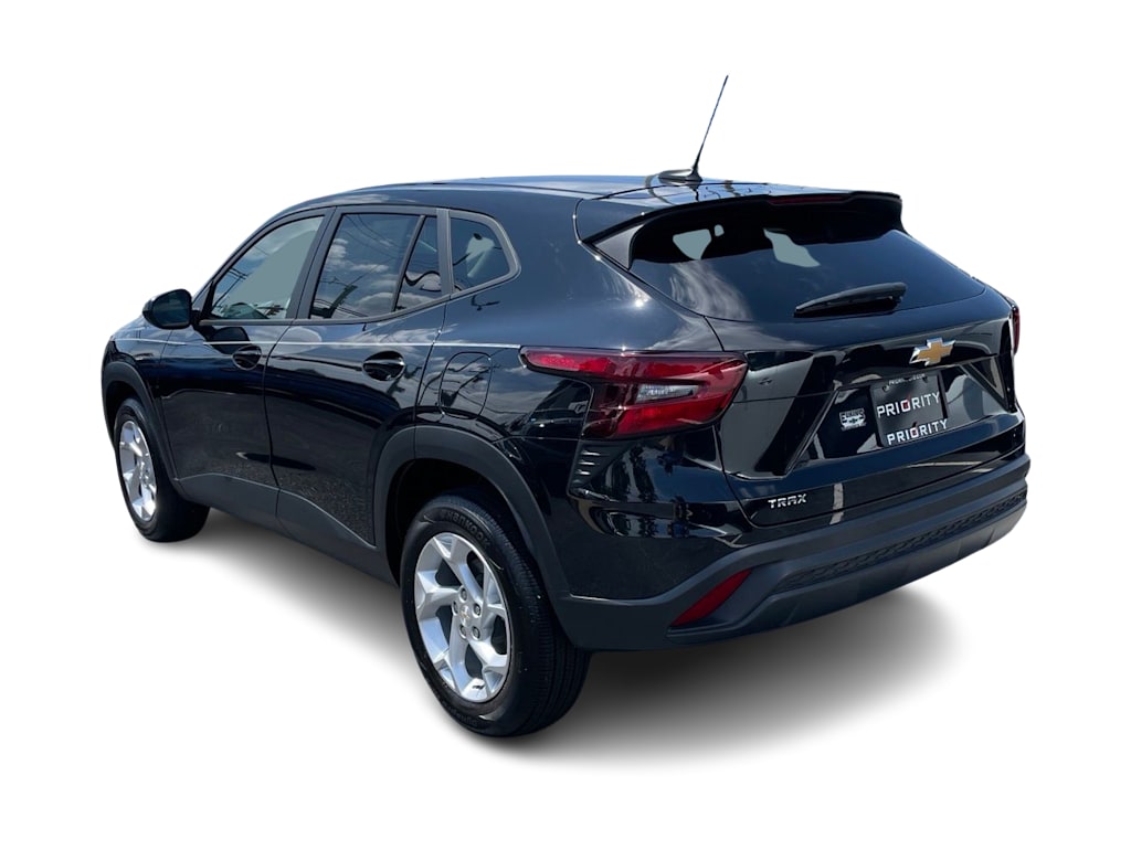 Thumbnail: 2025 Chevrolet Trax - 4
