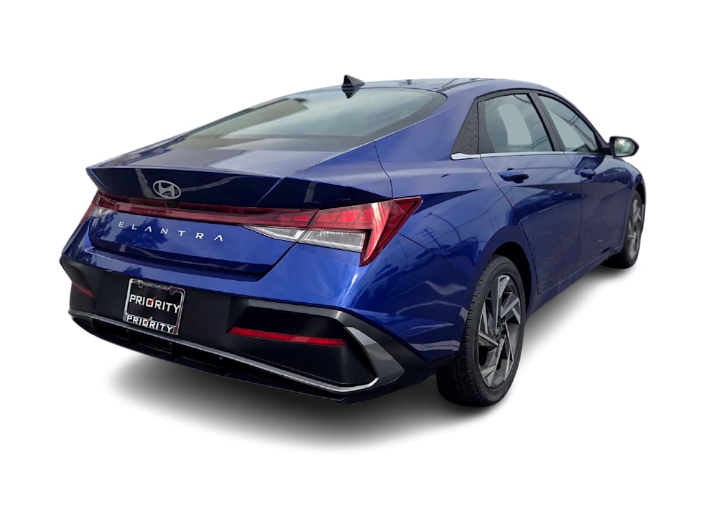 Thumbnail: 2025 Hyundai Elantra - 17