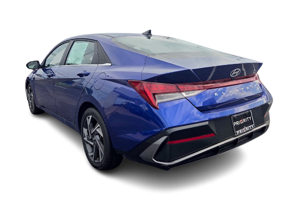 Thumbnail: 2025 Hyundai Elantra - 4