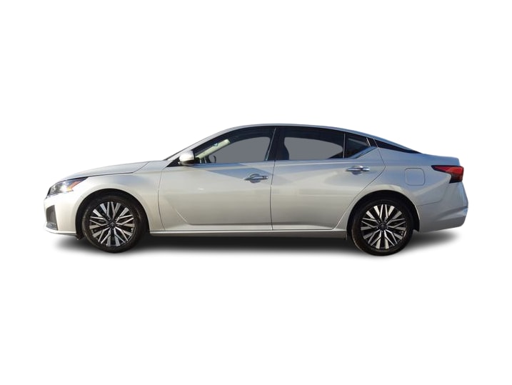Thumbnail: 2023 Nissan Altima - 3