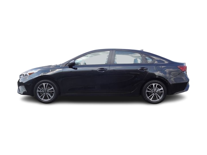 Thumbnail: 2023 Kia Forte - 3