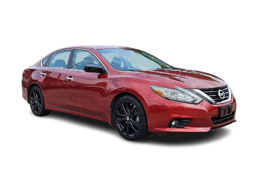Thumbnail: 2017 Nissan Altima - 17