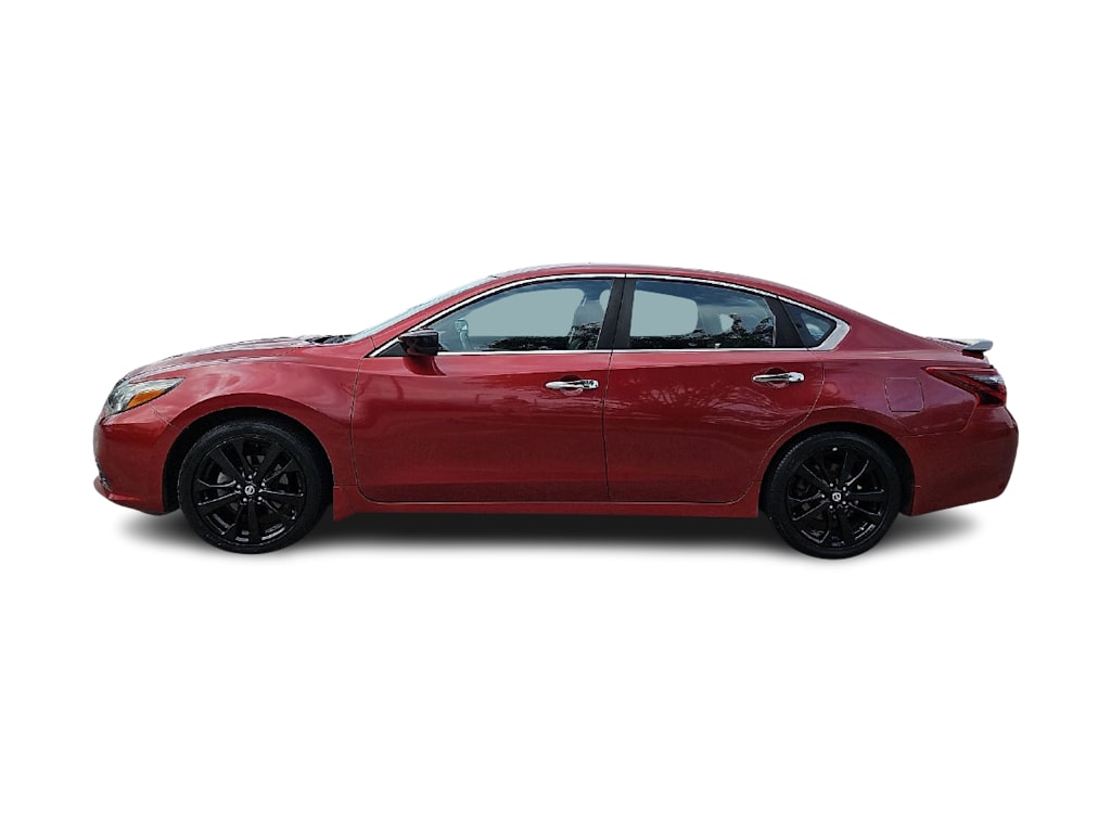 Thumbnail: 2017 Nissan Altima - 3