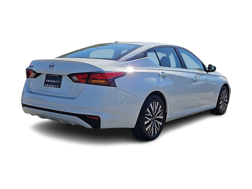 Thumbnail: 2025 Nissan Altima - 18