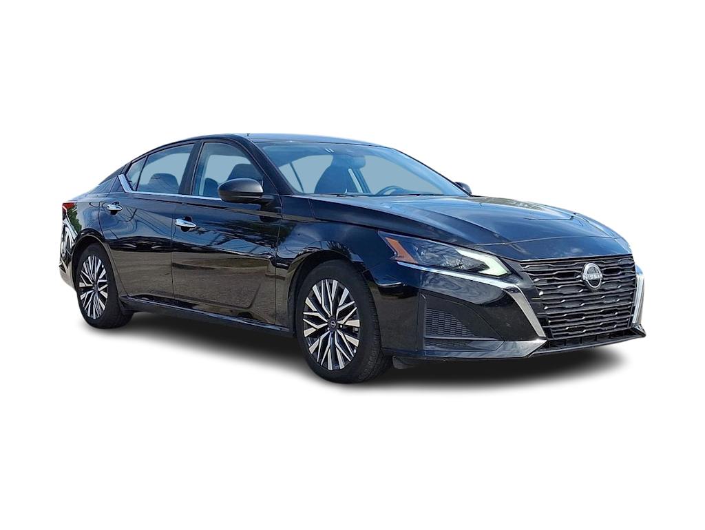 Thumbnail: 2025 Nissan Altima - 16