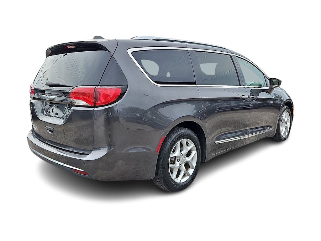 Thumbnail: 2019 Chrysler Pacifica - 18
