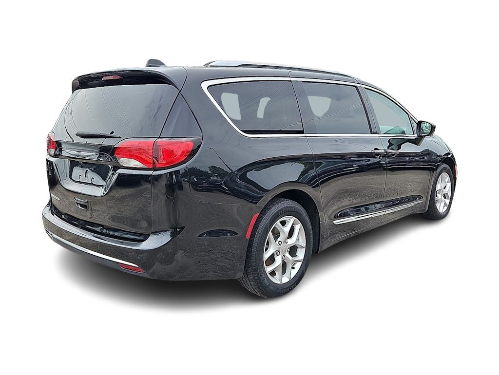 Thumbnail: 2019 Chrysler Pacifica - 19