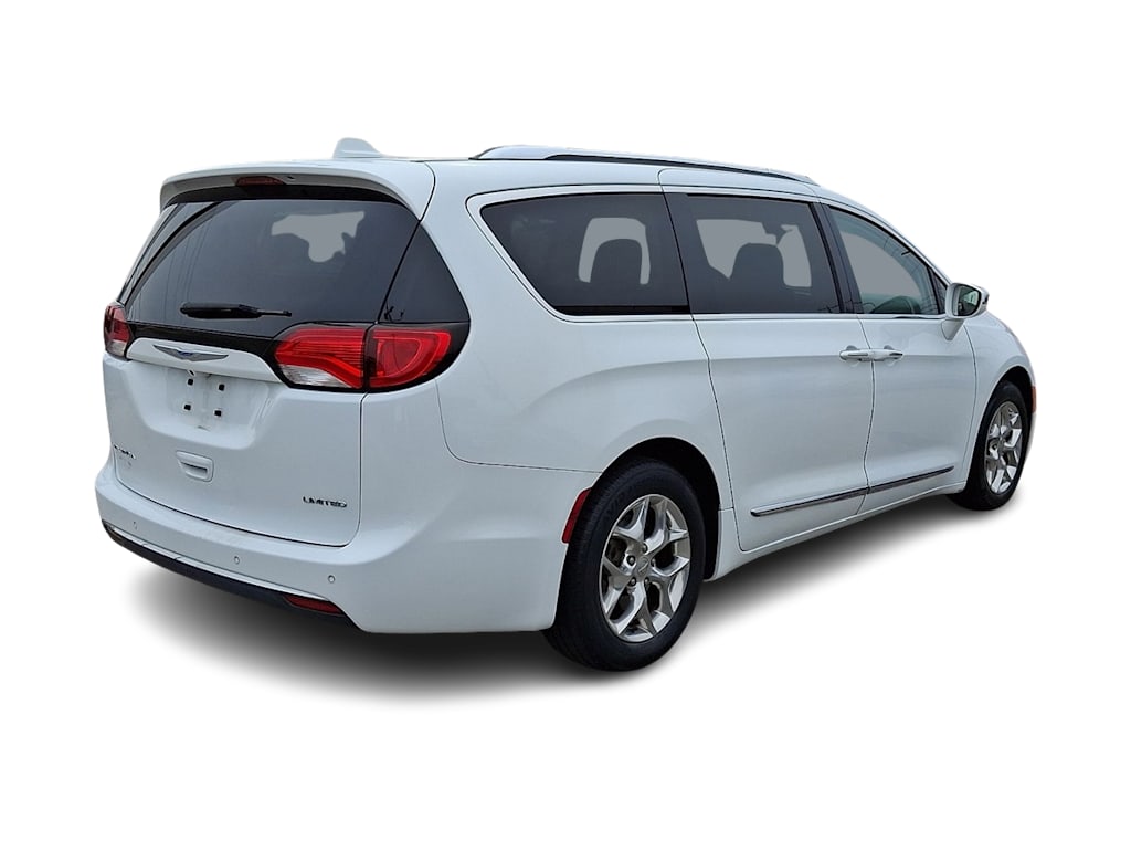 Thumbnail: 2018 Chrysler Pacifica - 18