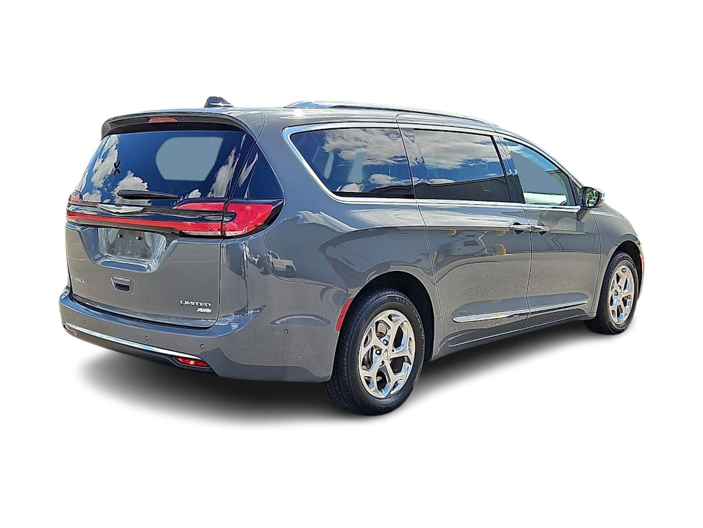 Thumbnail: 2021 Chrysler Pacifica - 17