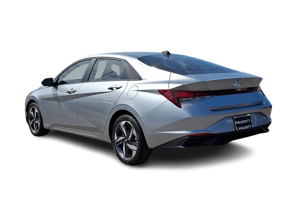 Thumbnail: 2023 Hyundai Elantra - 4