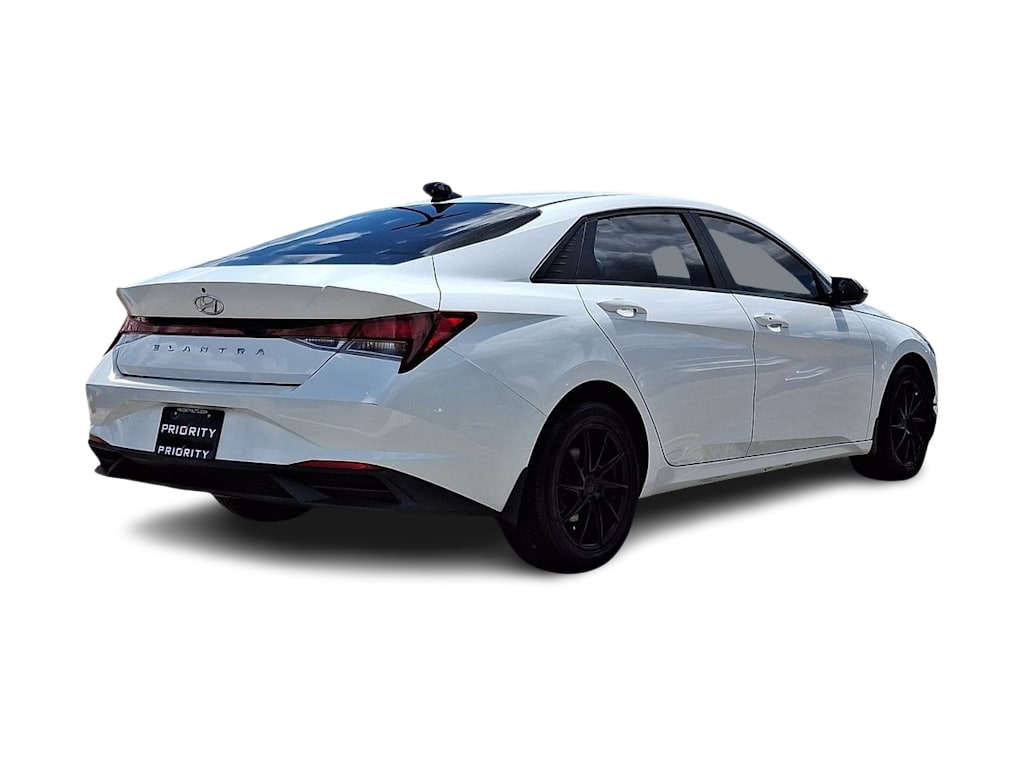 Thumbnail: 2022 Hyundai Elantra - 21