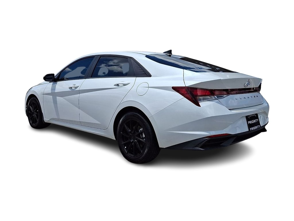 Thumbnail: 2022 Hyundai Elantra - 4