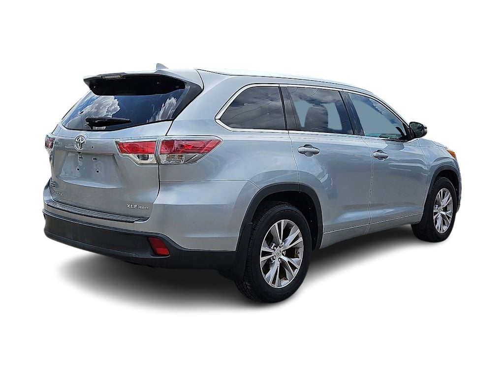 Thumbnail: 2015 Toyota Highlander - 15