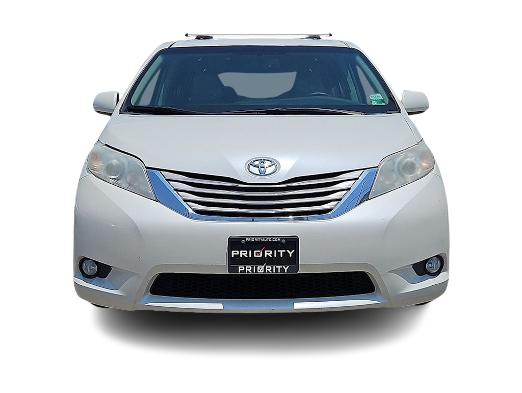 Thumbnail: 2016 Toyota Sienna - 6