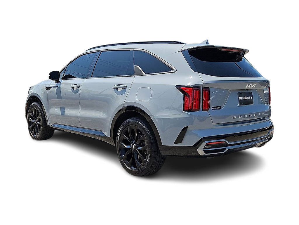 Thumbnail: 2022 Kia Sorento - 4