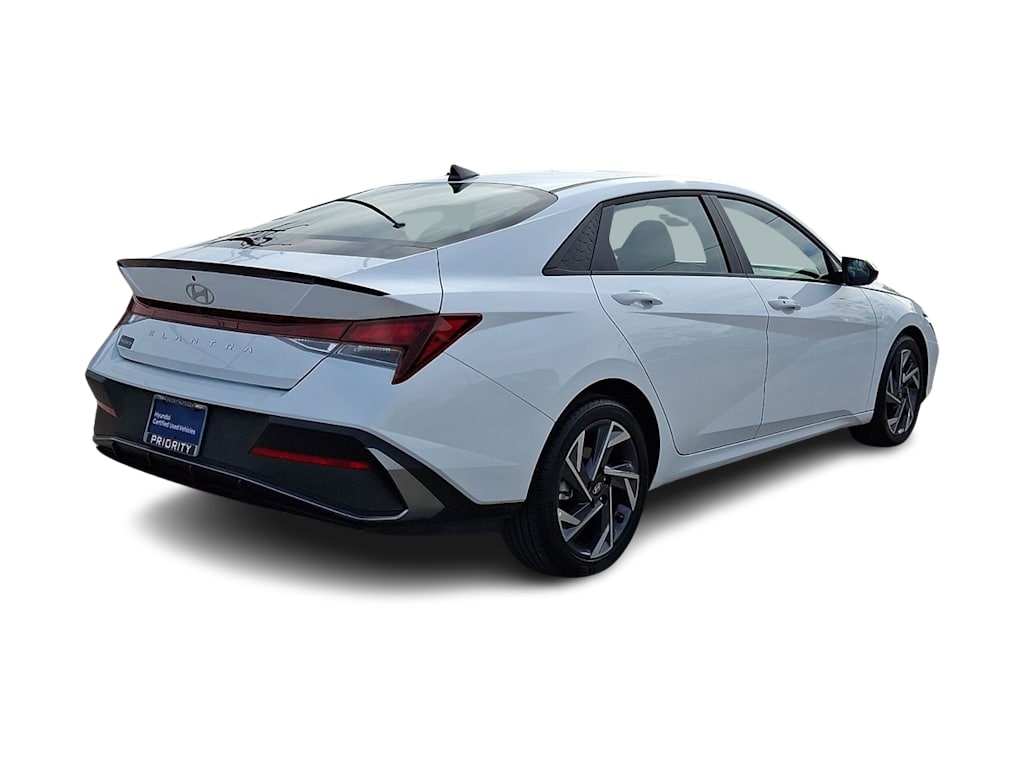 Thumbnail: 2025 Hyundai Elantra - 17