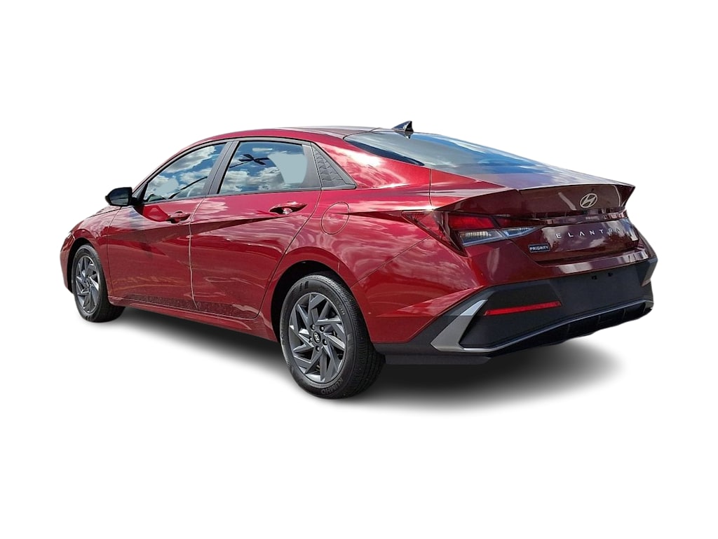 Thumbnail: 2024 Hyundai Elantra - 4