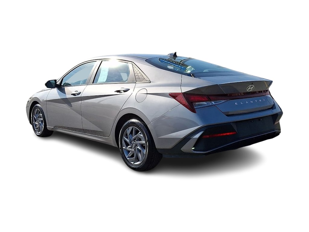 Thumbnail: 2024 Hyundai Elantra - 4
