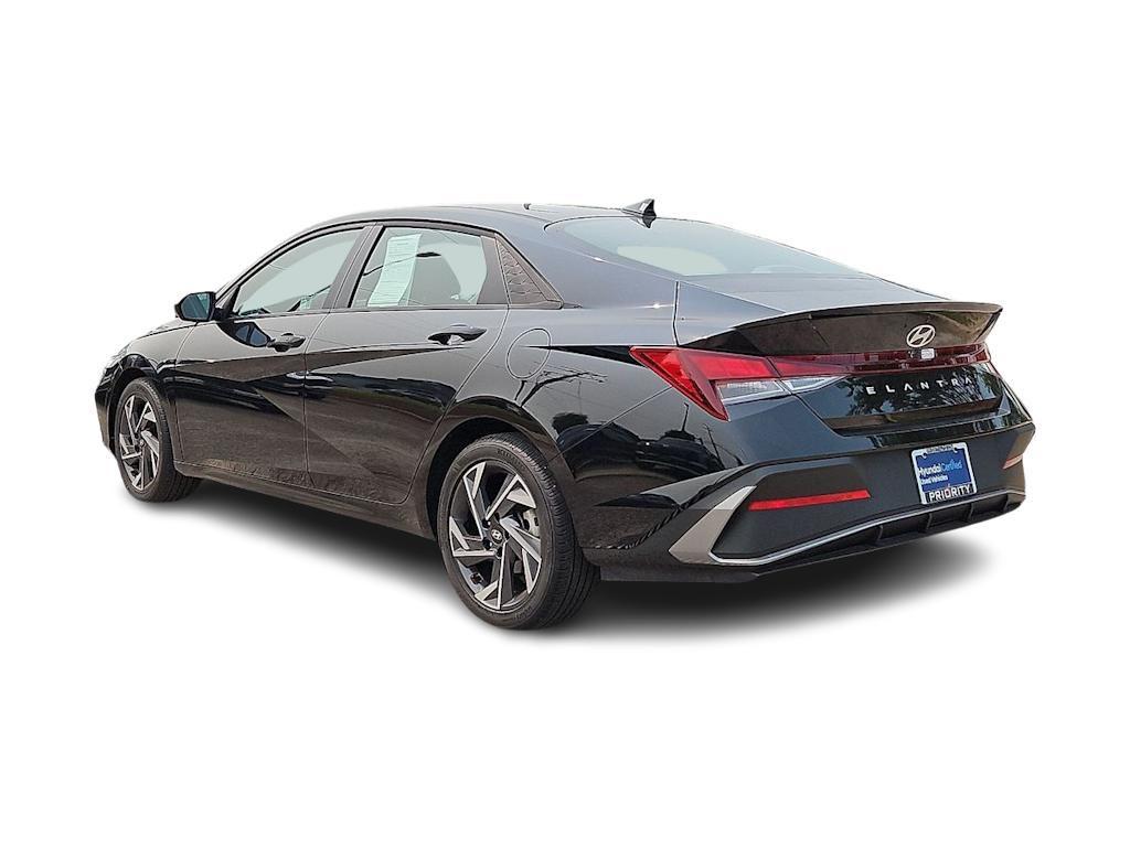 Thumbnail: 2025 Hyundai Elantra - 4