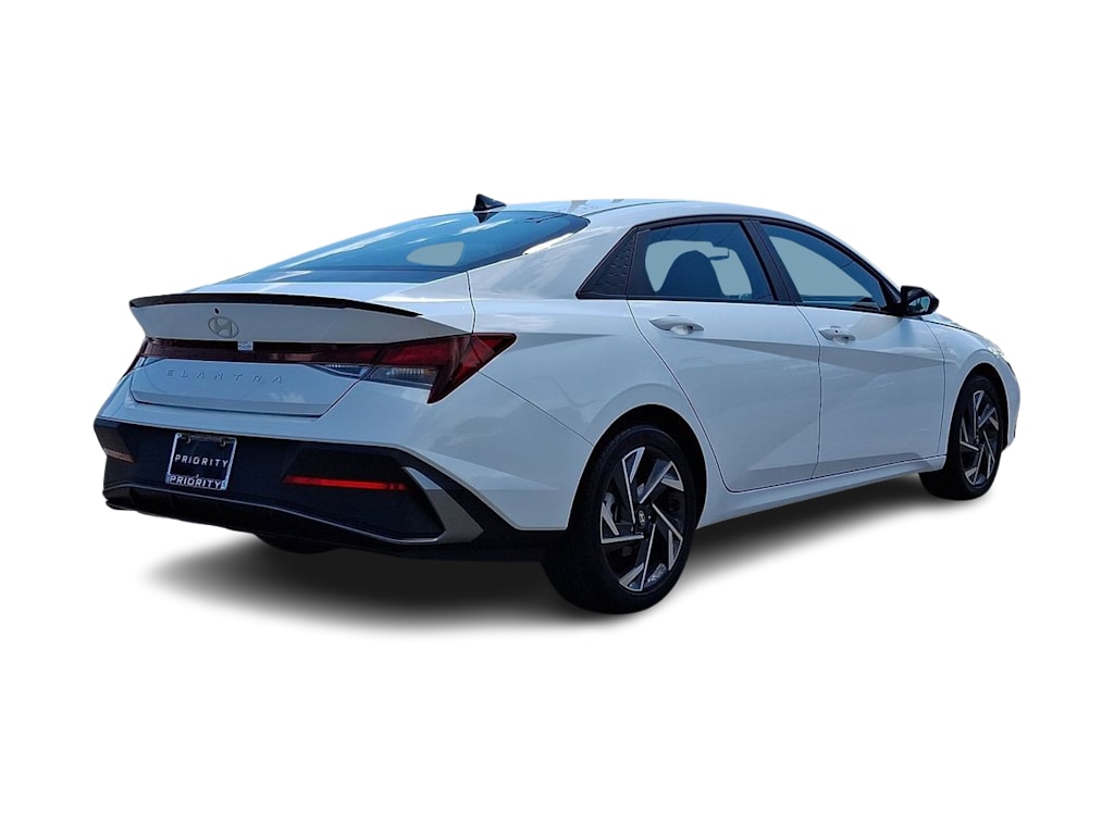 Thumbnail: 2025 Hyundai Elantra - 17