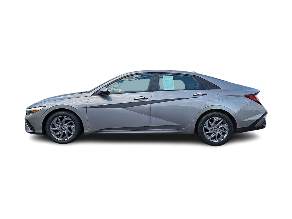 Thumbnail: 2024 Hyundai Elantra - 3