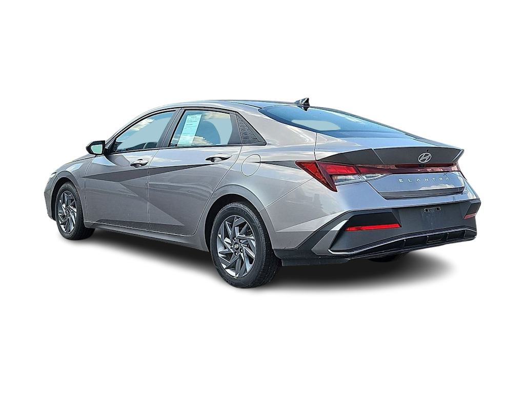 Thumbnail: 2024 Hyundai Elantra - 4