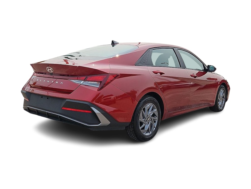 Thumbnail: 2024 Hyundai Elantra - 17