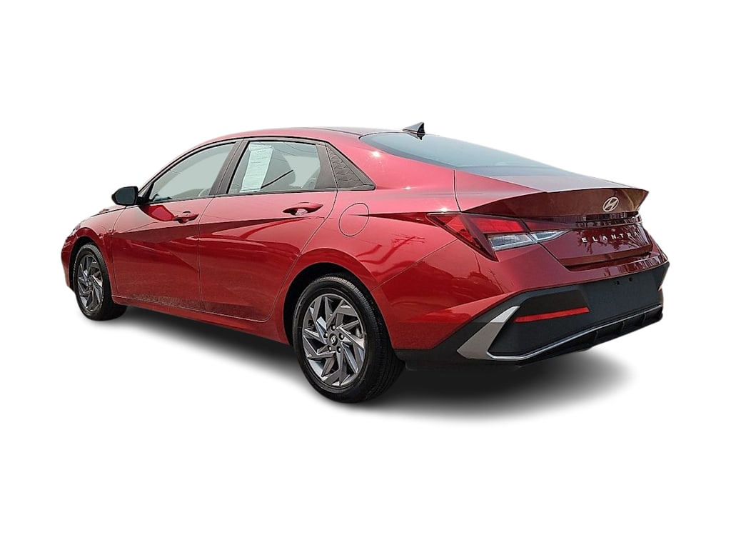 Thumbnail: 2024 Hyundai Elantra - 4