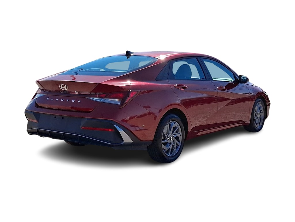 Thumbnail: 2024 Hyundai Elantra - 17