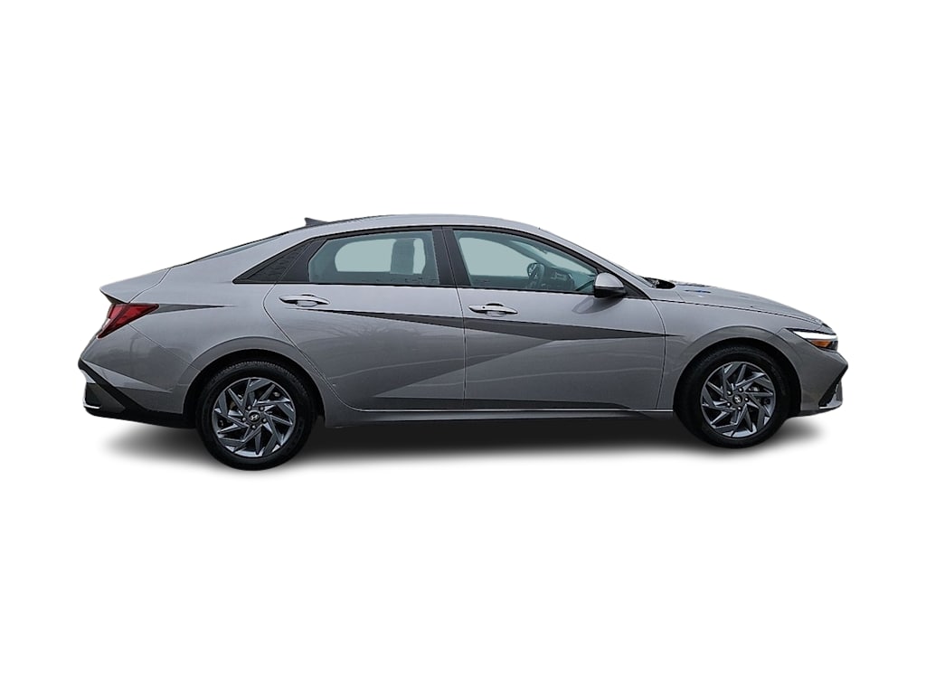 Thumbnail: 2024 Hyundai Elantra - 17