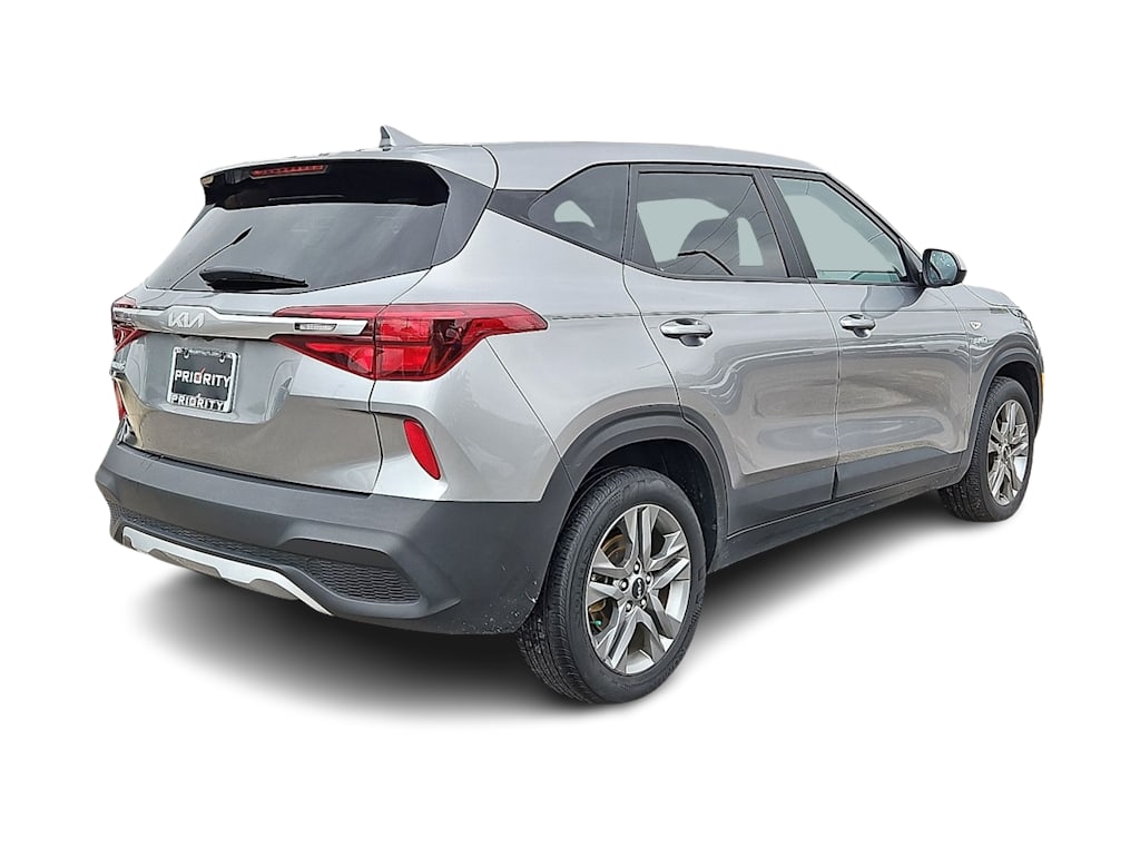 Thumbnail: 2023 Kia Seltos - 19