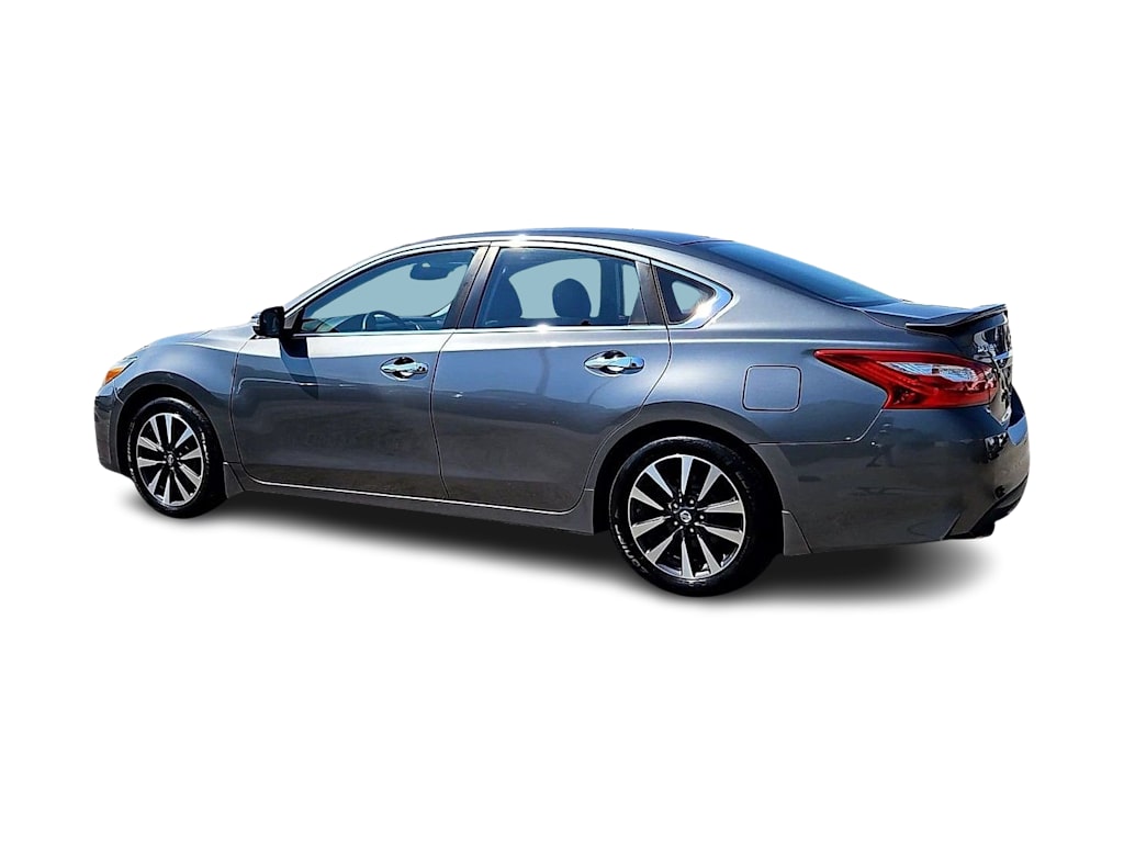 Thumbnail: 2016 Nissan Altima - 21