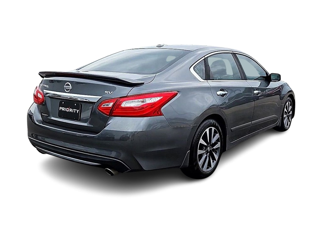Thumbnail: 2017 Nissan Altima - 23
